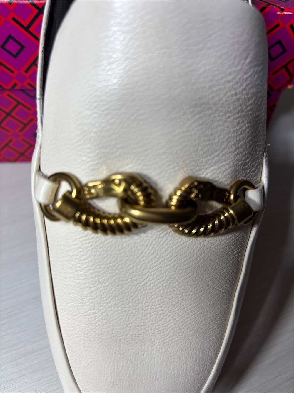 Tory Burch Jessa Loafer Slides Cream Leather Gold Chain Mules NIBOX Size 8.5 - Picture 7 of 9